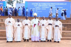 RUKAGO-BURUNDI, Six Salésiens ordonnés à la paroisse Marie Mère de Dieu de Rukago : un moment historique pour la Province AGL