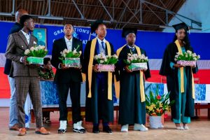 LYCÉE DON BOSCO NGOZI, REMISE DE CERTIFICATS ET DE DIPLÔMES