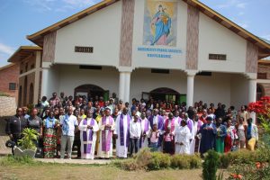 RECOLLECTION TRIMESTRIELLE DES MEMBRES DE LA FAMILLE SALÉSIENNE AU POST-NOVICIAT DE KABGAYI (RWANDA)